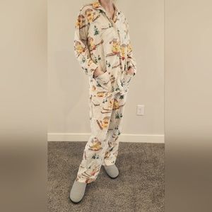 Nick & Nora Original Black tag Flannel Pajama set, size M, with skiing ducks